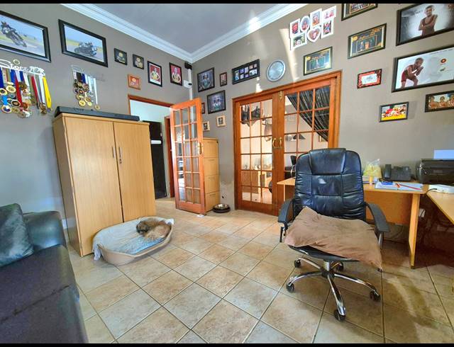 7 BEDROOM HOUSE FOR SALE IN DALVIEW